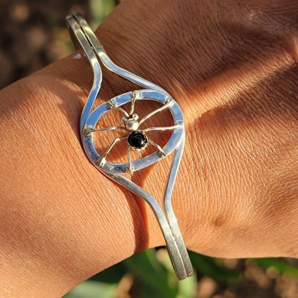 Native American signed Dean 925 sterling silver handmade spider onyx web bracele - Picture 4 of 16